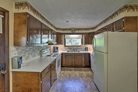 Fully Equipped Kitchen | Cooking Basics | Keurig Coffee Maker