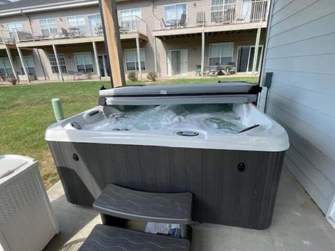 Newly Installed Hot Tub on the Lower Patio!