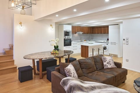 Stunning living space - modern & spacious.