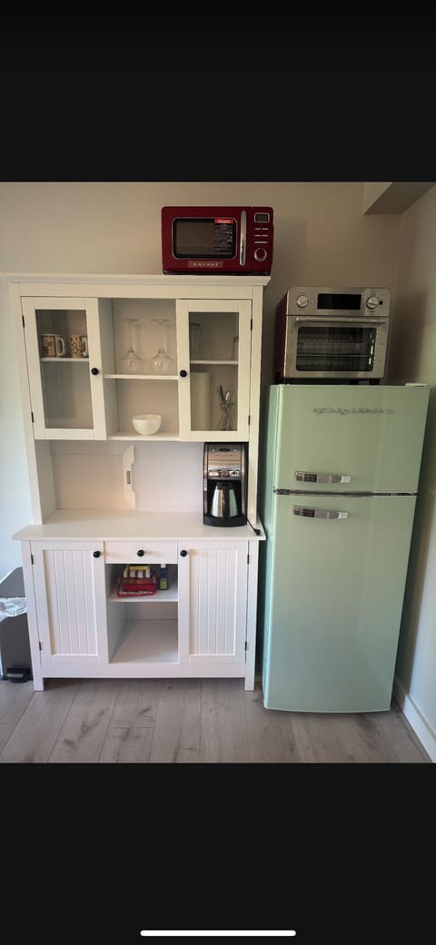 Small kitchen in secondary suite for 5/6th guest separate entrance off patio