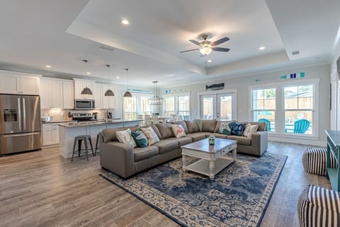 Spacious and open living, kitchen and dining area