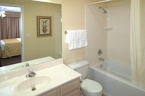 Full bathroom, with all the essentials provided!