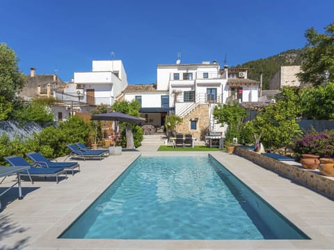 Water, Plant, Sky, Property, Building, Swimming Pool, Azure, Blue, Tree, Window