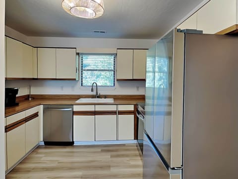 Full Size Kitchen