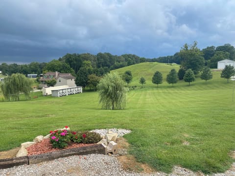 Hilltop Haven Retreat, Lake Cumberland