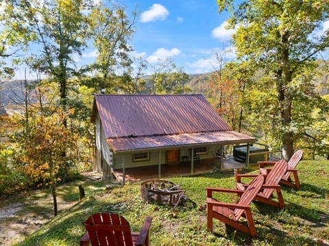 Secluded cabin retreat atop the scenic mountain with views and fire pit