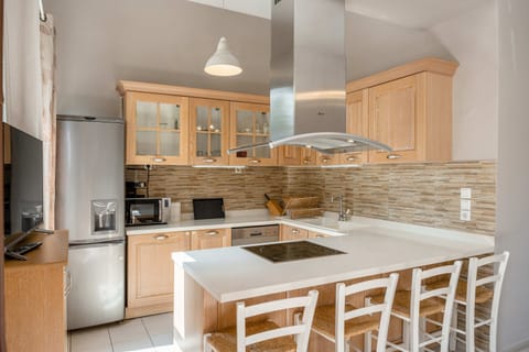 Fully equipped kitchen that offers all essentials for a self catered holiday