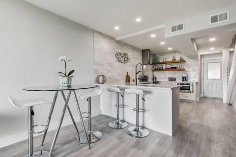 06fb0fb5 99ee 4b14 aabc 73f5ba8c488b