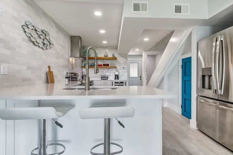 4020dbf5 9f77 4104 af3d be8e22a3b973