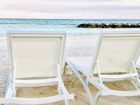 LOOKING FOR A RELAX VACTION...