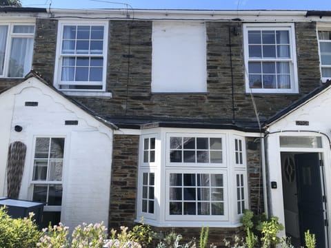 View of front of cottage