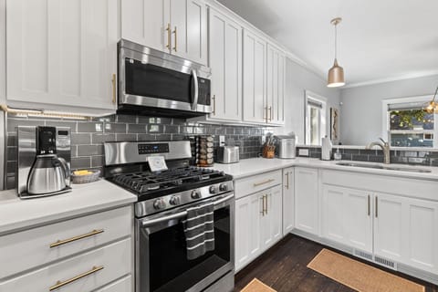 Kitchen- Coffee, tea, sugar, honey and cream are provided.