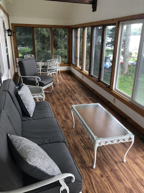 Sunroom to enjoy your morning coffee and look at the water