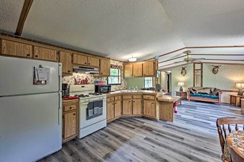 Well-Equipped Kitchen | Toaster