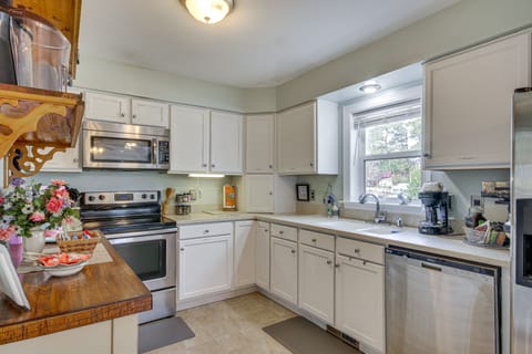 Kitchen | Cooking Basics | Spices | Blender | High Chair | Drip Coffee Maker