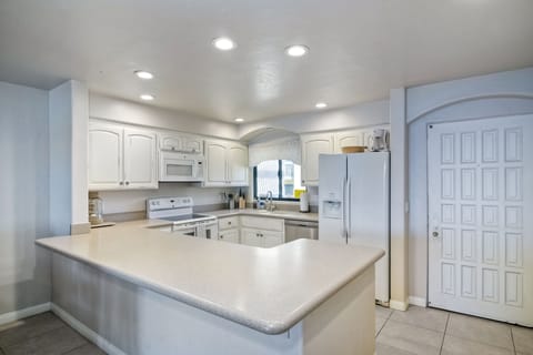 Fully stocked kitchen with everything you need to cook a home cooked meal.