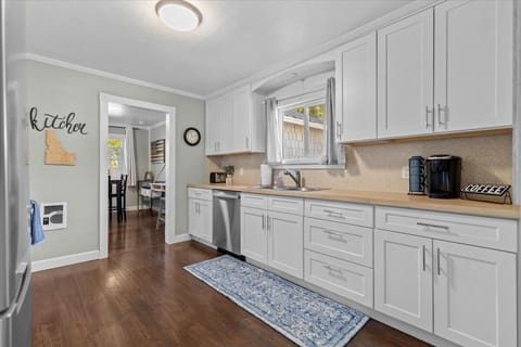 Fully equipped kitchen for all your basic needs