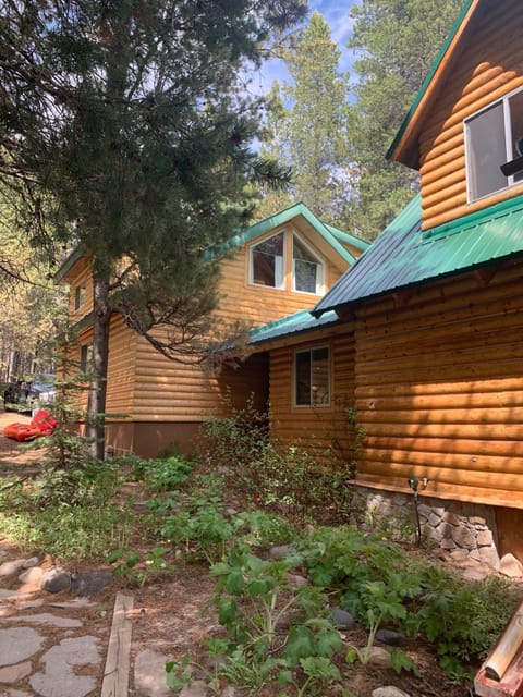 Exterior view of cabin