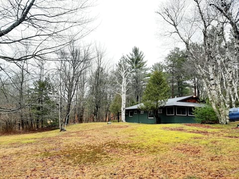 Iron Peaks Lodge on over an acre of land 