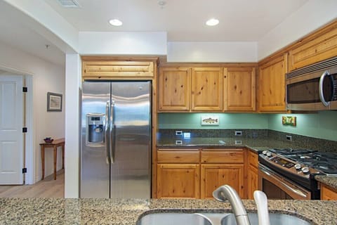 Kitchen appliances, refrigerator, stove, oven, microwave, dishwasher