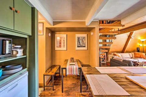 Fully Equipped Kitchen | Dining Nook