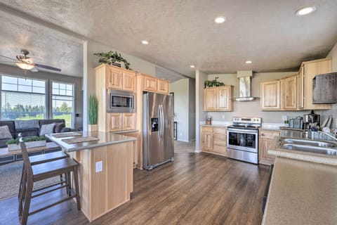 Kitchen | Fully Equipped