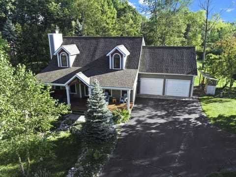 Glenn Haven Getaway South Haven Vacation Rental Sleeps 10 - Front of House