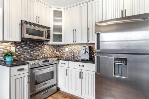 Glenn Haven Getaway Kitchen Fully Stocked