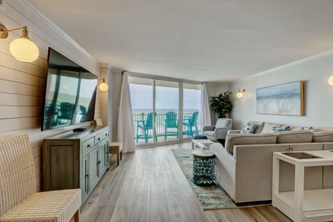 Welcome to the Sea Pointe Penthouse