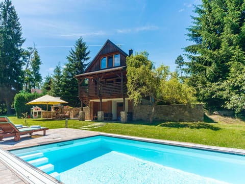 Plant, Water, Building, Sky, Property, Cloud, Azure, Tree, Swimming Pool, Window