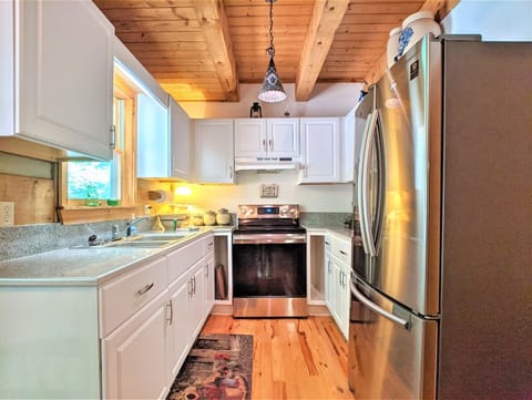 Bright Cheery Kitchen