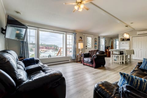 Living room with views of the sea caves