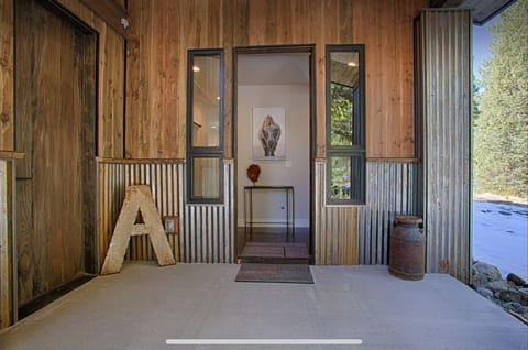 Entrance of the houExterior of the homese