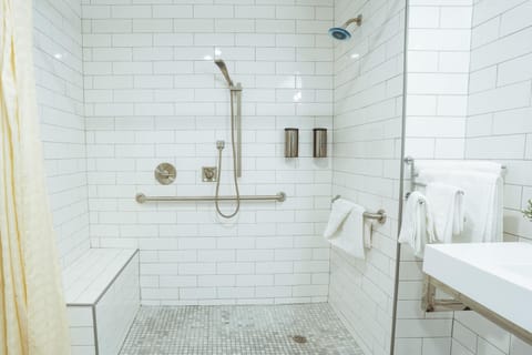 ADA - Deluxe Room, 1 Queen Bed, Accessible Non Smoking image 6