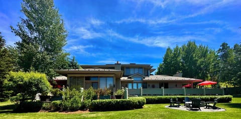 Relaxed elegance in the heart of Sun Valley