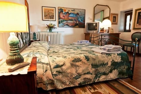 Sleeping area. double bedroom ground floor south side