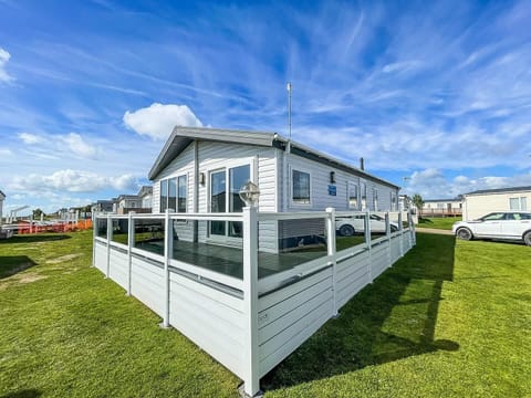 Whether you're planning family holidays in 2026 or a romantic couple weekend getaway in the UK, Pakefield Holiday Park offers the perfect retreat with lodges featuring decking and sea views.