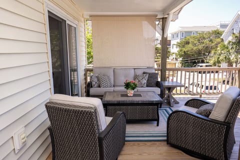 Front Deck. Sound side public access with small beach on both ends of street. 