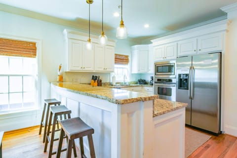 There's plenty of room within the spacious kitchen to prepare & enjoy your family's meals.