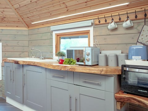 Kitchen | Mallard Roundhouse - Ponsford Ponds, Knowle, near Cullompton