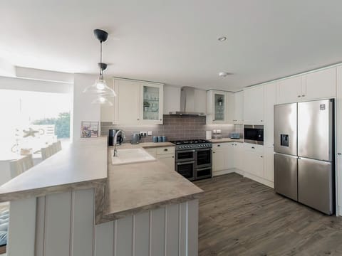 Kitchen | Stanton, Menai Bridge