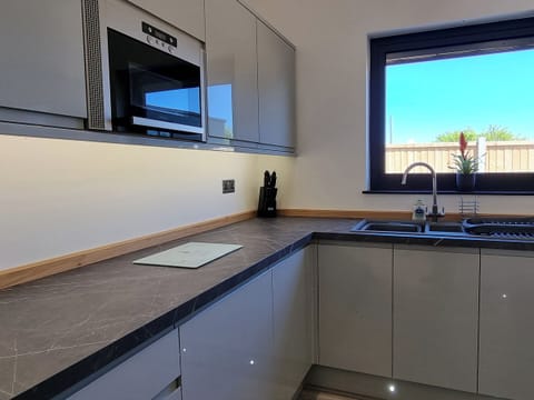 Kitchen | Dronefield Lodge, Somerton