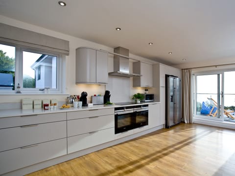 Kitchen | Orestone House - Orestone House, Teignmouth