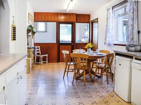 Kitchen/diner | Woodend Farmhouse Halmyre, Haugh of Urr, near Castle Douglas
