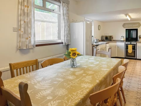 Kitchen/diner | Woodend Farmhouse Halmyre, Haugh of Urr, near Castle Douglas