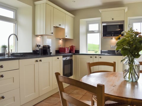 Kitchen/diner | Lupton Hall Cottages, Lupton, near kirkby Lonsdale