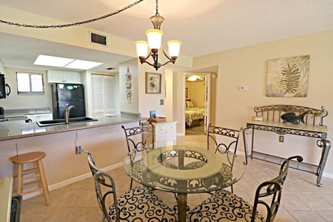 Vacation Condo Rentals St Augustine Diningroom