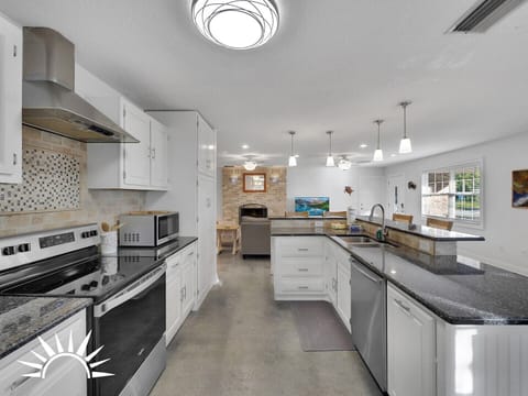 Updated full kitchen