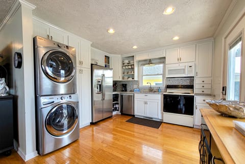 Washer and Dryer - 23