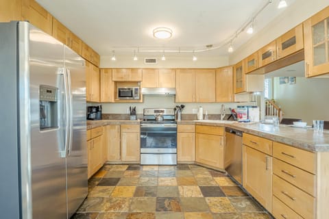 One of those kitchens that makes it easy to feel like you know what you’re doing.